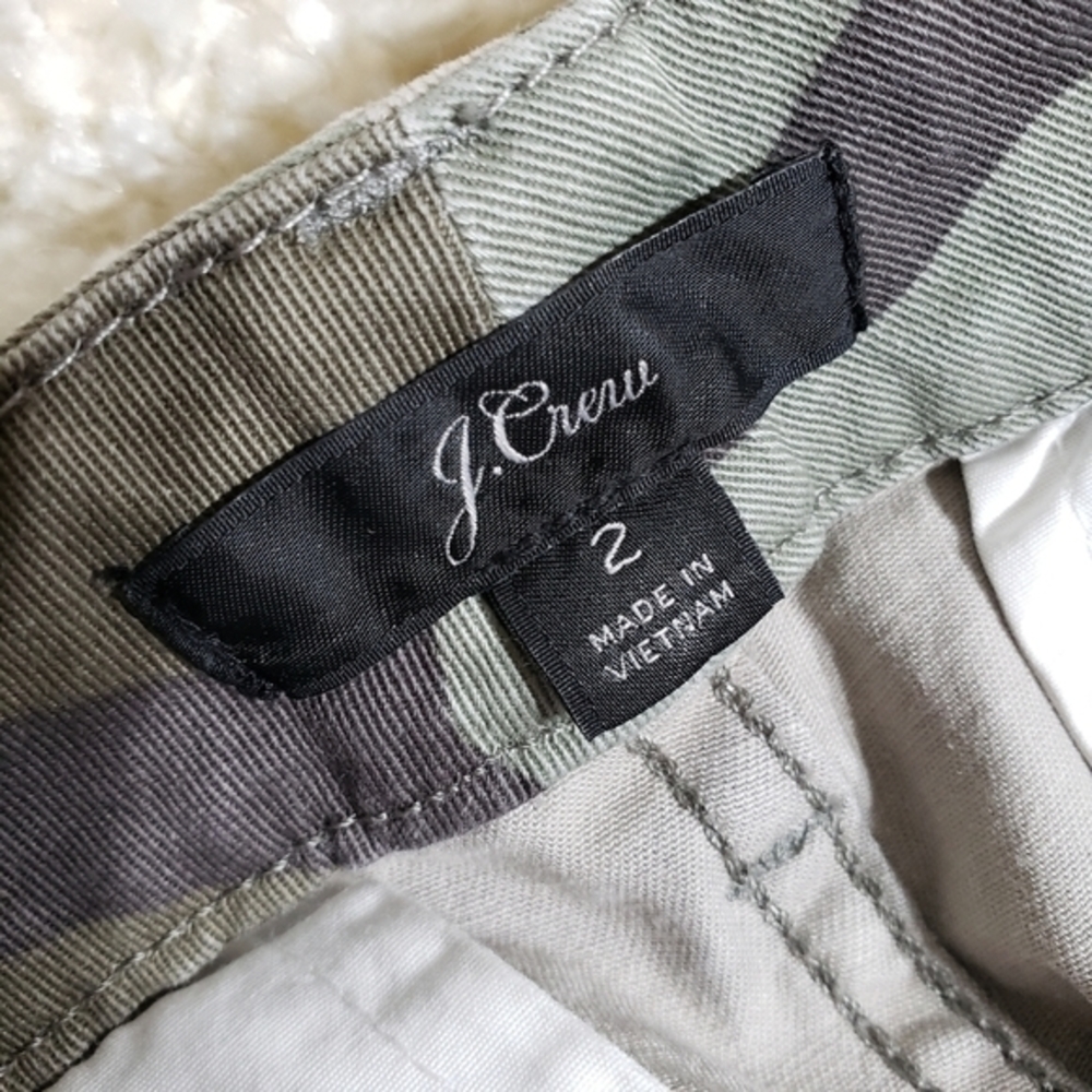 J. CREW Slouchy Boyfriend Camouflage Chino Cropped Pants Size 2 - Picture 7 of 9